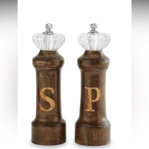 NWT! Mud Pie Wooden Salt and Pepper Grinder Door
Knob Set